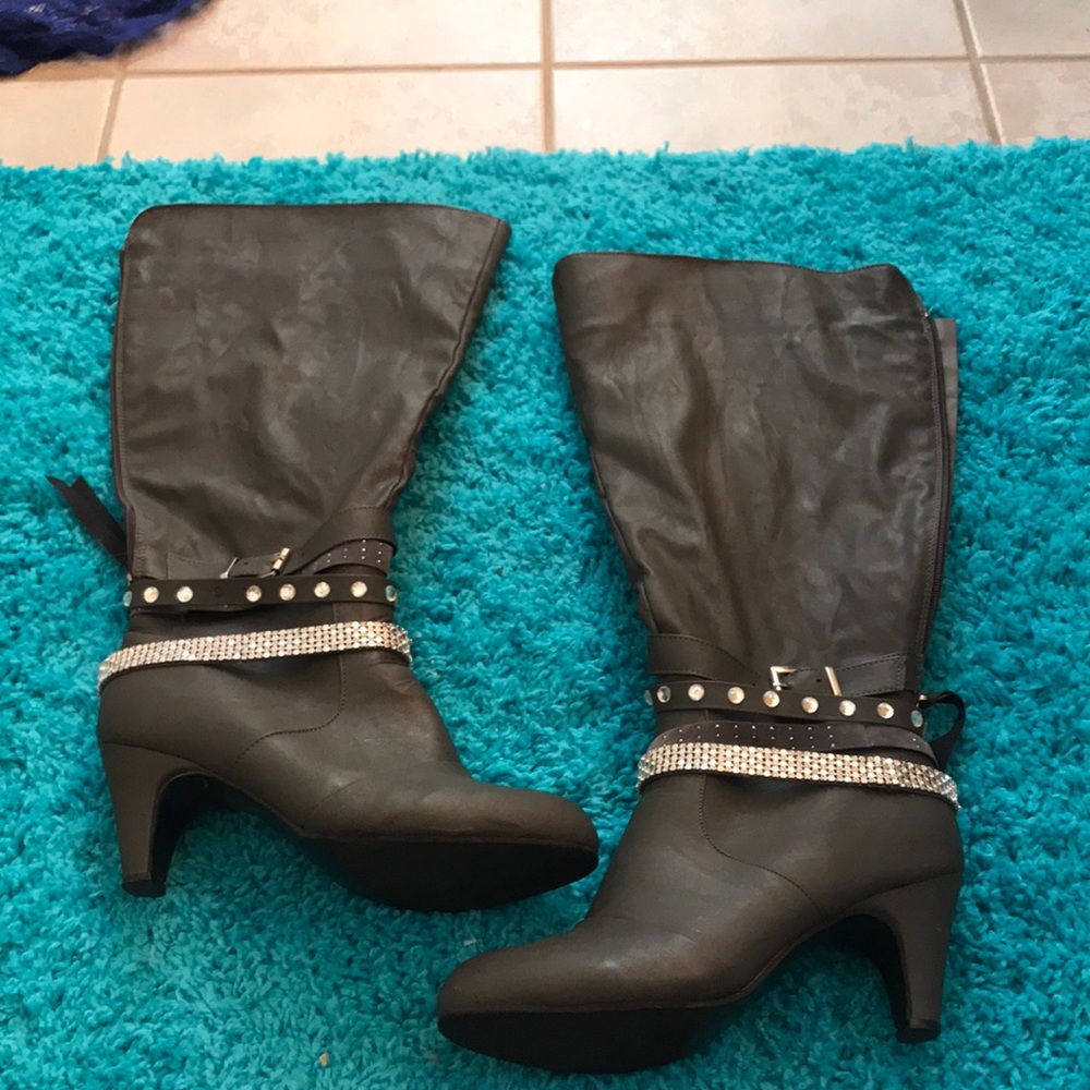 Grey wide calf boots!